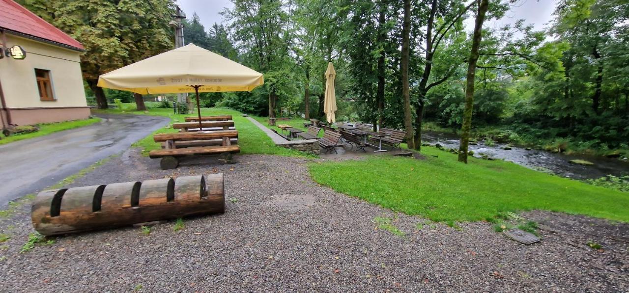 Hostinec U Reky Hotel Ostravice Eksteriør billede